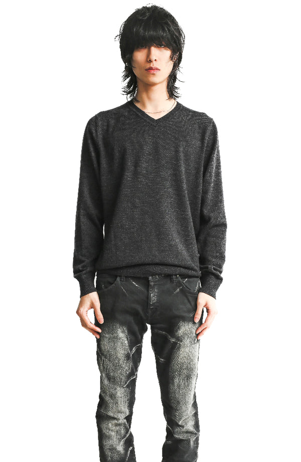 V-NECK KNIT SWEATER