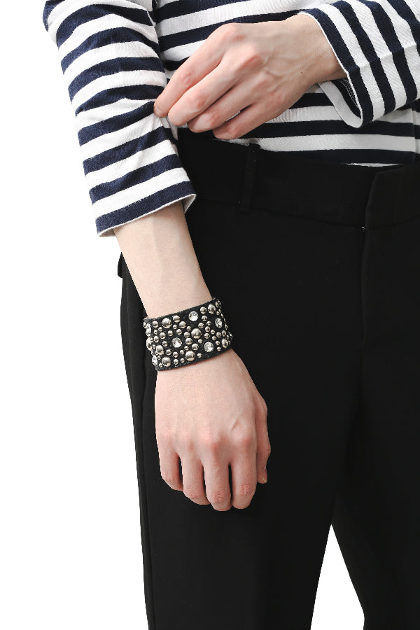 STUDS LEATHER BANGLE