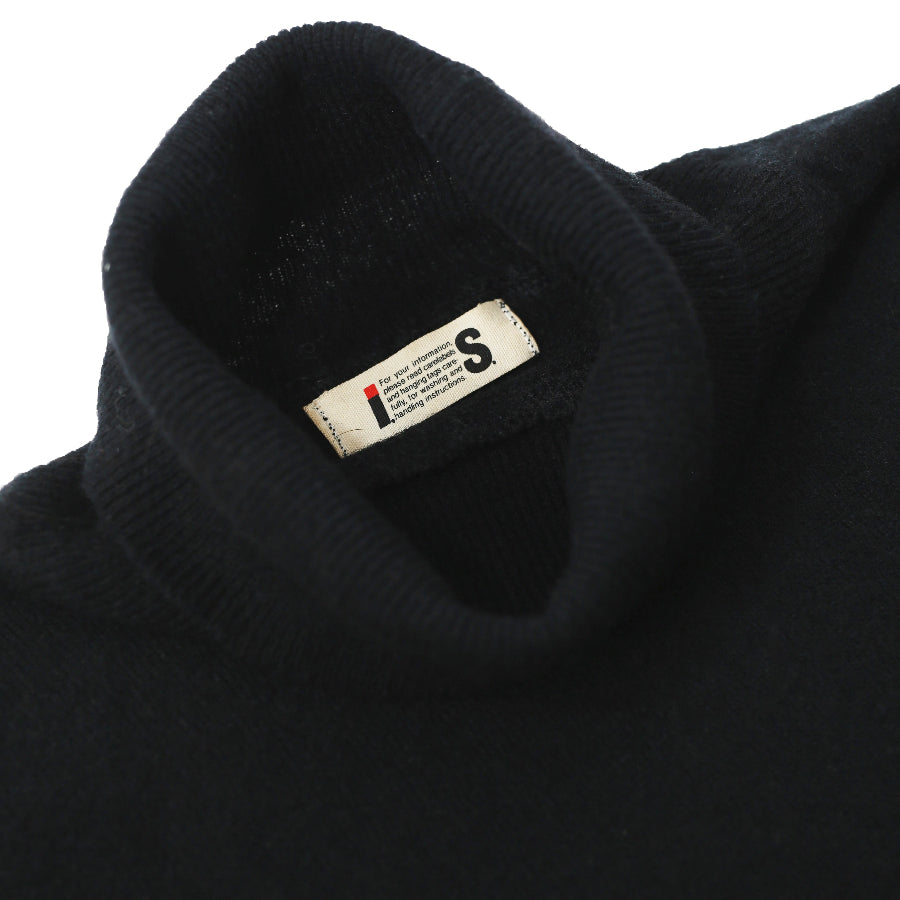 I.S - BASIC TURTLE NECK KNIT SWEATER