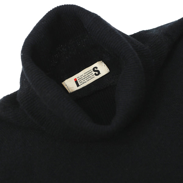 I.S - BASIC TURTLE NECK KNIT SWEATER