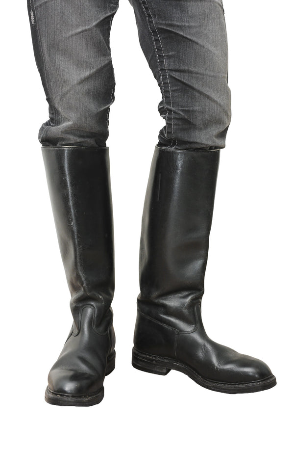 LONG LEATHER BOOTS