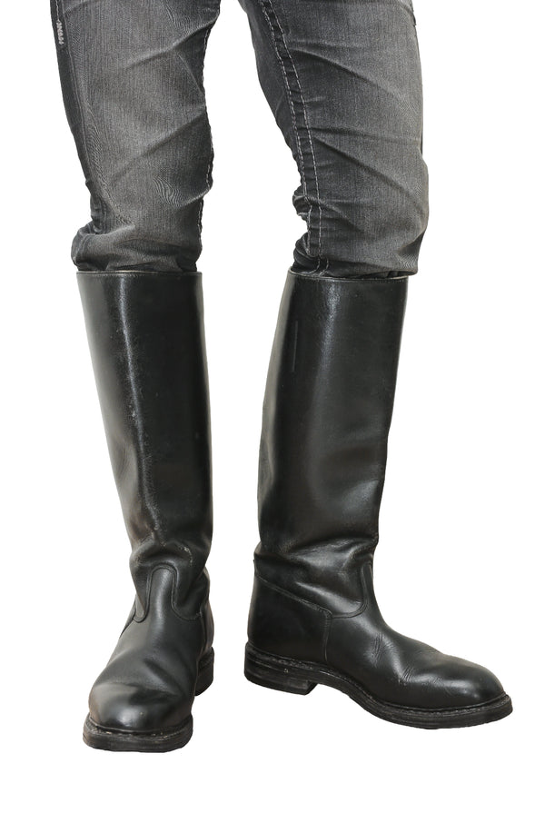 LONG LEATHER BOOTS